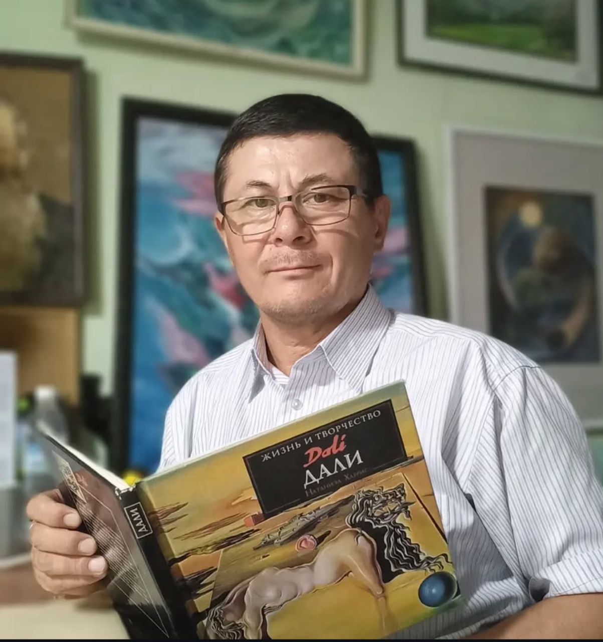 Revealing the Beauty of Osh Through Love and Color